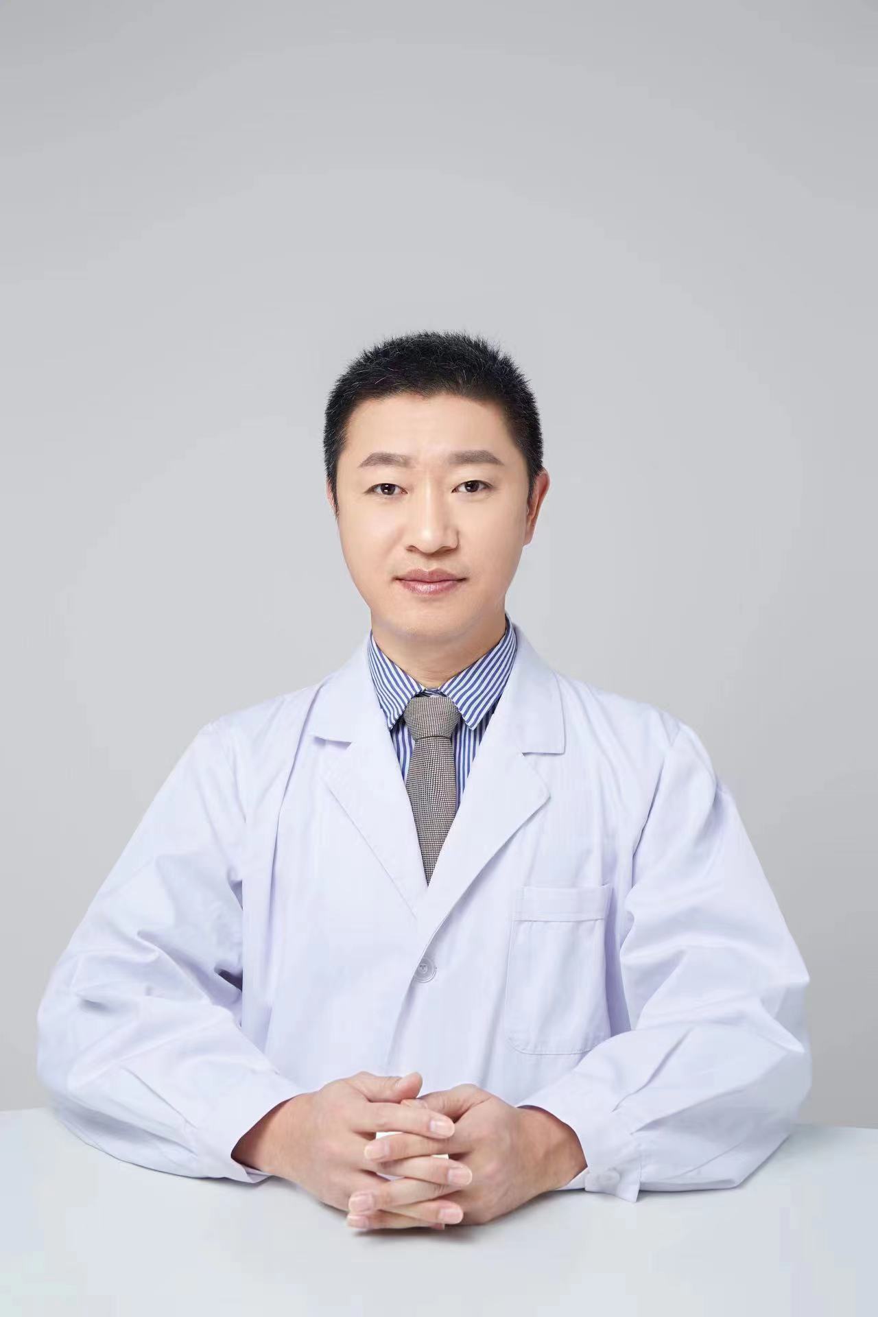 姜钊鹏.jpg 姜钊鹏.jpg