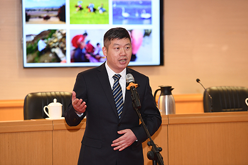 10.北京中医药大学东直门医院肾病内分泌科三区主治医师曹柏龙宣讲《为科尔沁草原打造中医团队》。颜飞 摄.jpg 10.北京中医药大学东直门医院肾病内分泌科三区主治医师曹柏龙宣讲《为科尔沁草原打造中医团队》。颜飞 摄.jpg