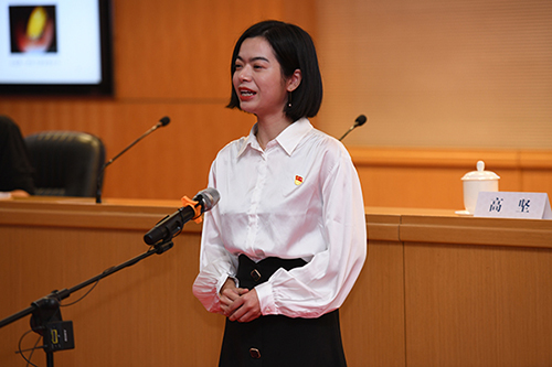 15.首都儿科研究所团委书记、肾脏内科主治医师、中共党员王燕然宣讲《她在拉萨当院长》。颜飞 摄.jpg 15.首都儿科研究所团委书记、肾脏内科主治医师、中共党员王燕然宣讲《她在拉萨当院长》。颜飞 摄.jpg