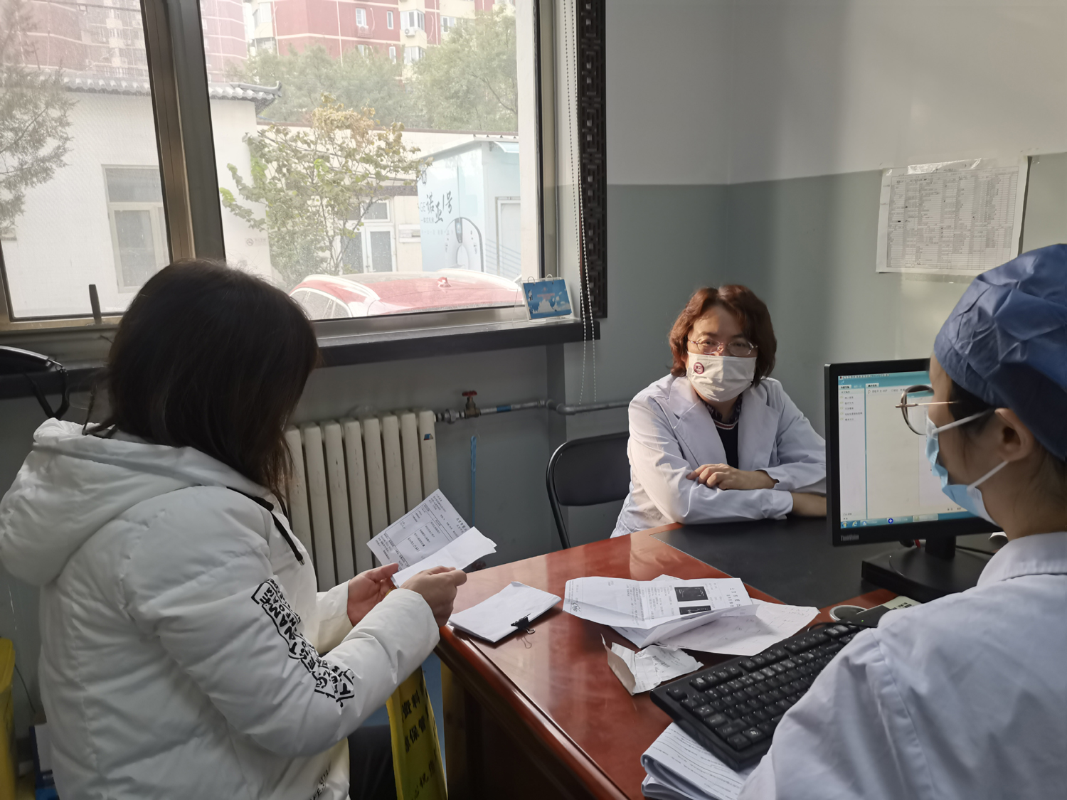 3外院专家坐诊.jpg 3外院专家坐诊.jpg