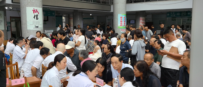 义诊---大场景.jpg 义诊---大场景.jpg