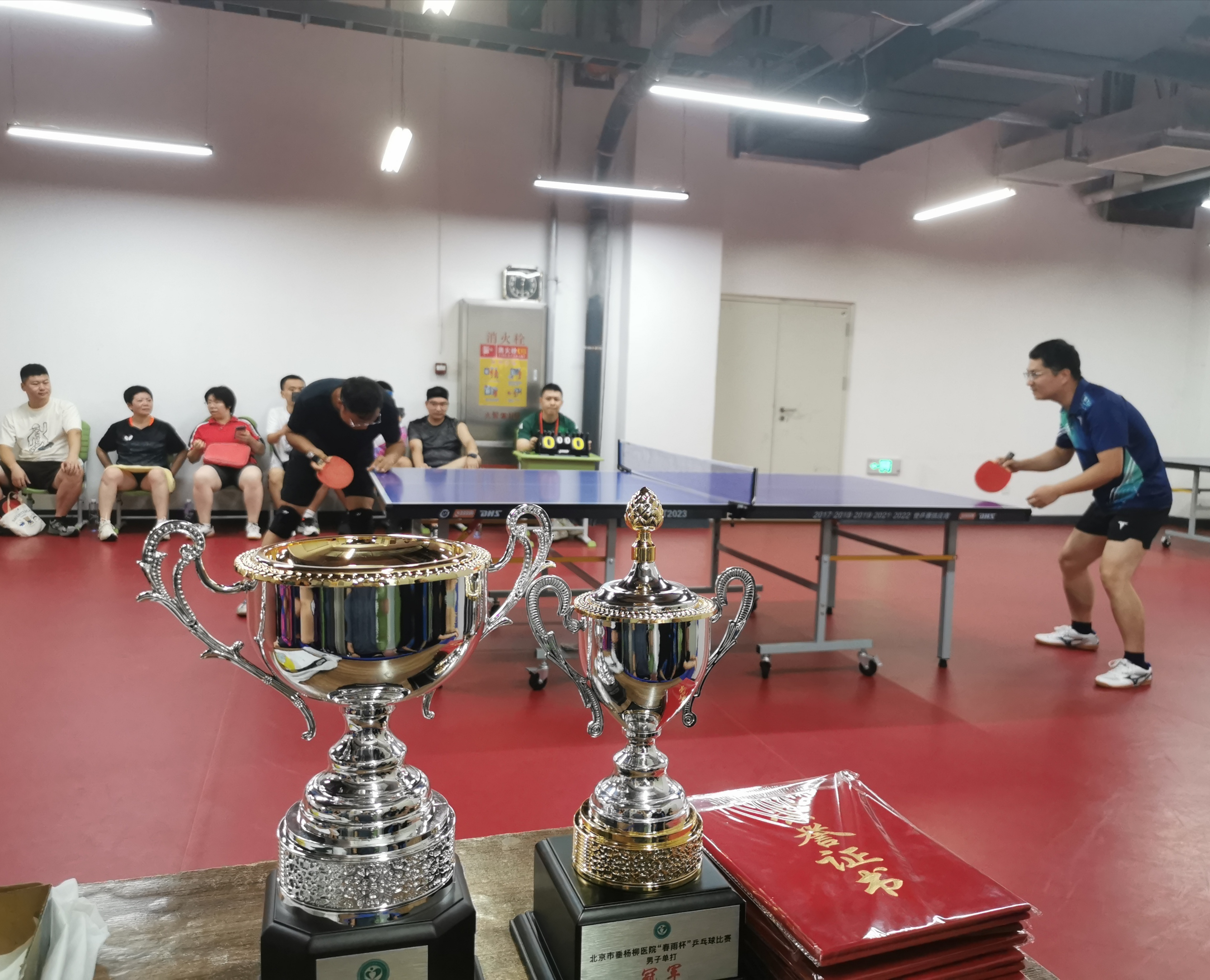 男子单打决赛比赛中.jpg 男子单打决赛比赛中.jpg