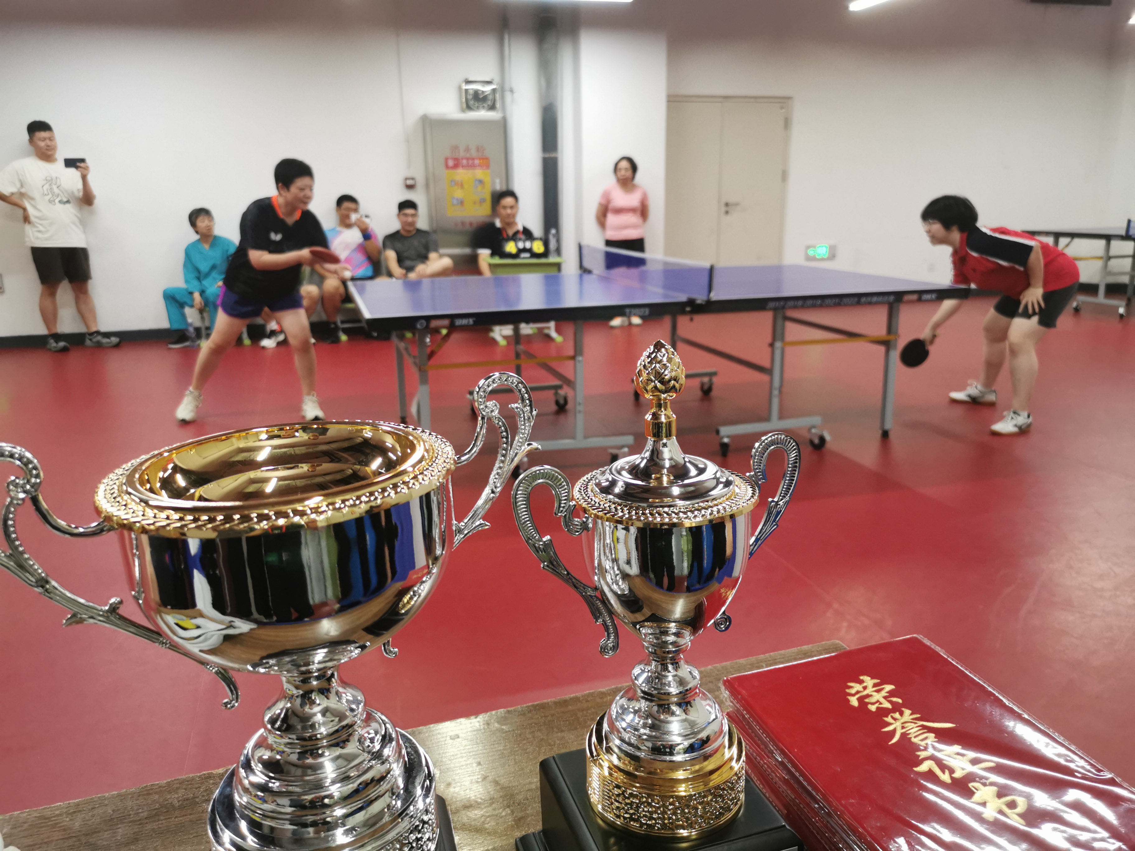 女子单打决赛比赛中.jpg 女子单打决赛比赛中.jpg