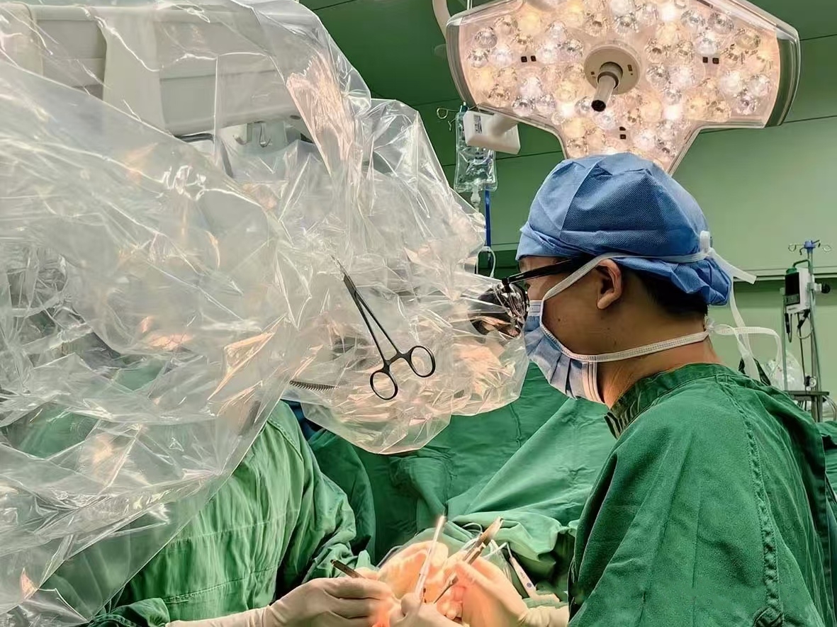 手术中2.jpg