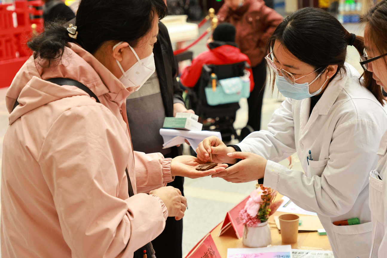 中国中医科学院眼科医院检查陪护加挂号全天候就医陪同服务，随叫随到的简单介绍