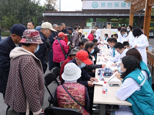 2 潞河义诊遮盖.jpg