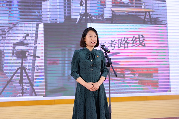 4.北京佑安医院五官中心眼科副主任医师孔文君宣讲《方舱高考我护航》。张淼   摄.JPG