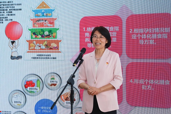 6.北京妇产医院产科主任李光辉宣讲《“糖妈妈”叫我“控糖救星”》。袁超 摄.jpg 6.北京妇产医院产科主任李光辉宣讲《“糖妈妈”叫我“控糖救星”》。袁超 摄.jpg