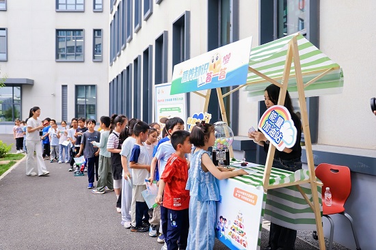 学校审核现场活动图片.jpg 学校审核现场活动图片.jpg